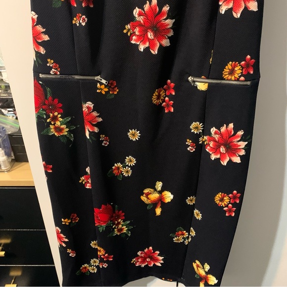 ENFOCUS Studio Floral Navy Blue Dress with Zipper detail. Size 14 - Picture 7 of 13